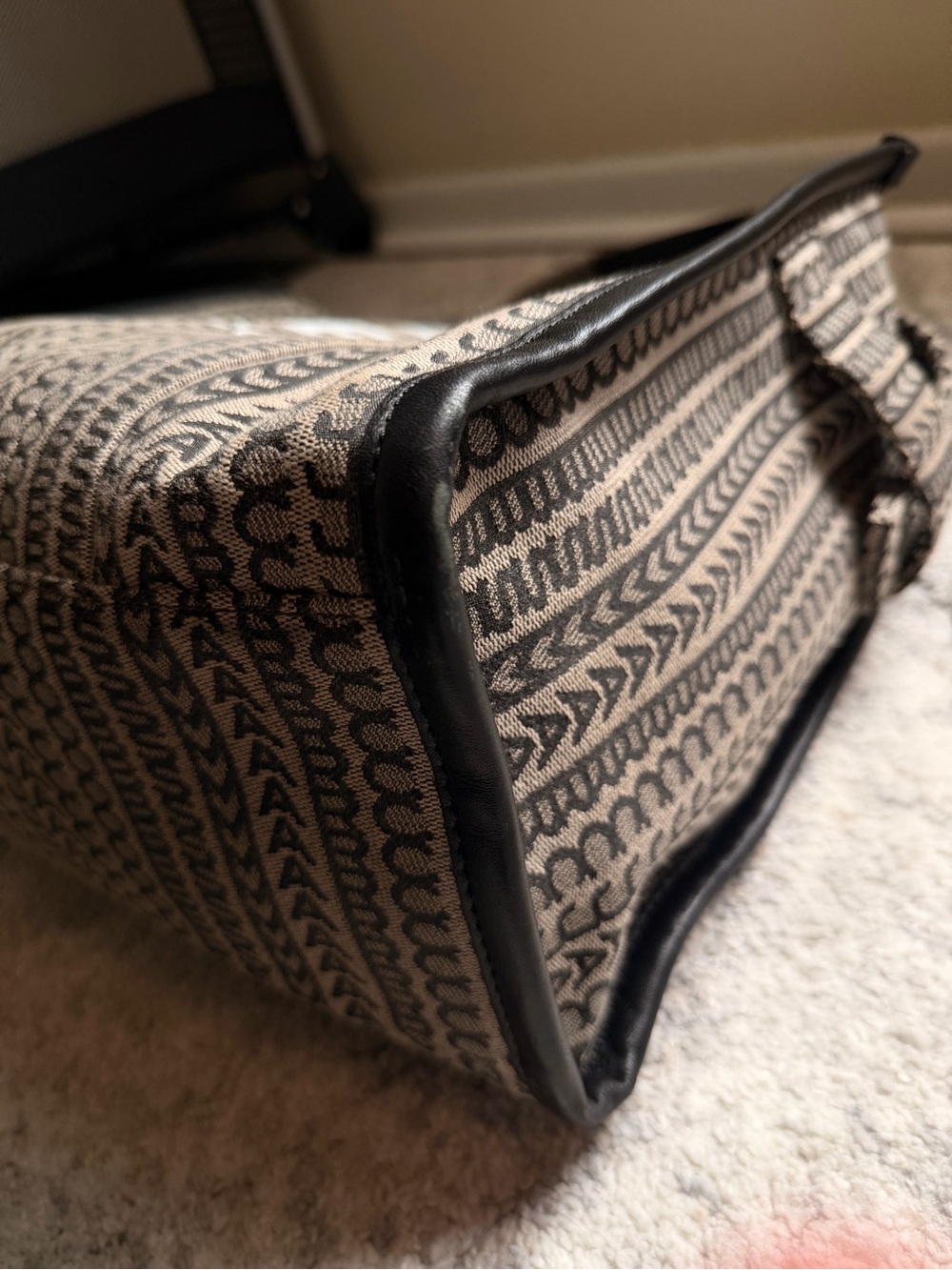 Marc Jacobs Large Jacquard Monogram Tote Bag - Picture 9 of 11